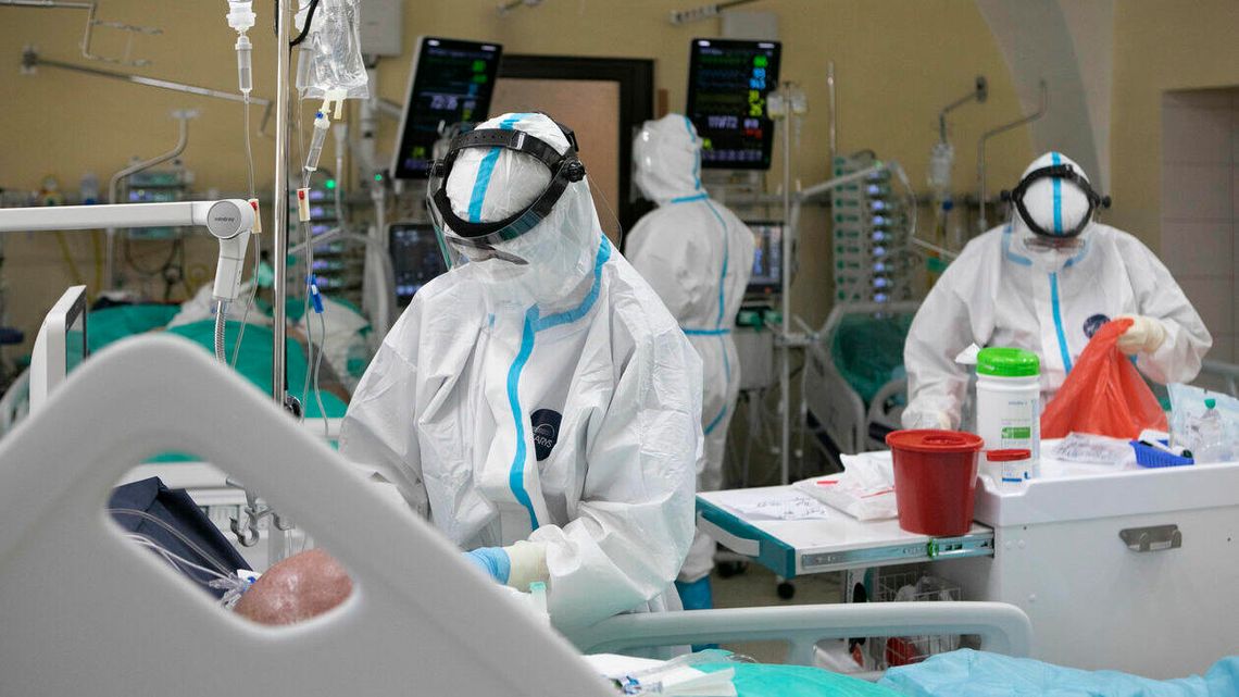 Koronawirus 1 września. Więcej zakażeń, więcej zgonów. "Pandemia cały czas jest z nami"