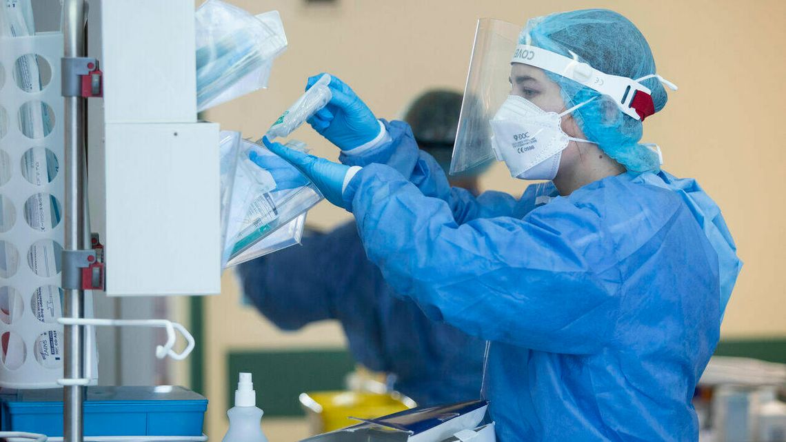 Koronawirus 17 stycznia. Ponad 10 tys. nowych przypadków zakażenia w Polsce. Ile w Lubelskiem? Koronawirus 17 stycznia. Ponad 10 tys. nowych przypadków zakażenia w Polsce. Ile w Lubelskiem?