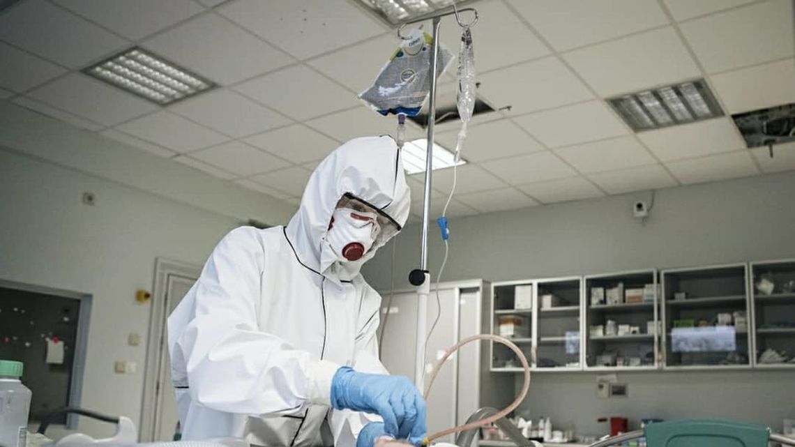 Koronawirus. 24 tys. chorych to dużo? Rząd ma symulacje, które wskazują, że będzie więcej