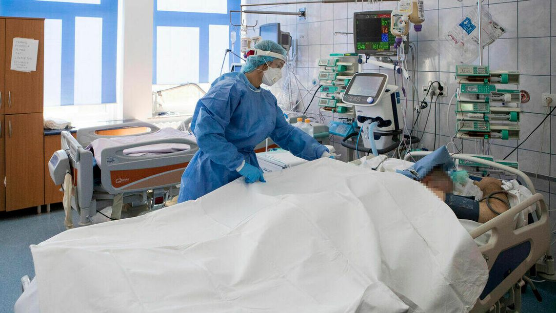 Koronawirus 4 listopada. Ogromny wzrost zakażeń. Najwięcej osób zmarło w woj. lubelskim