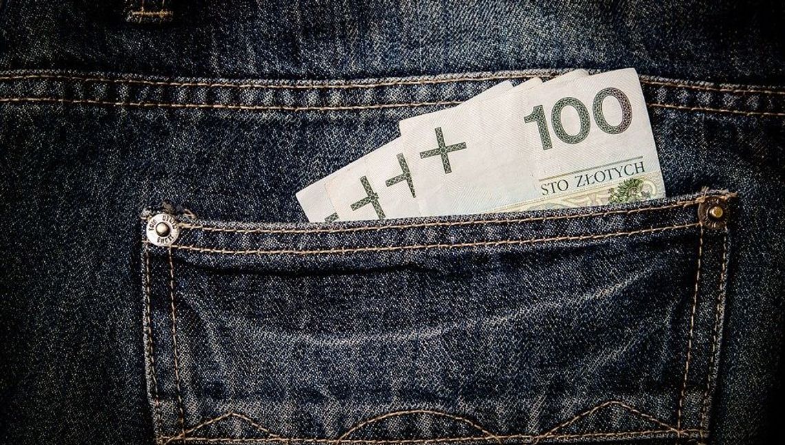 Koronawirus: Dziś pierwsze "postojowe" trafi na konta przedsiębiorców