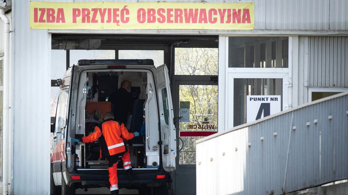 Koronawirus. Kolejny rekord zachorowań. Zbliżamy się do 5 tysięcy zakażeń dziennie Koronawirus. Kolejny rekord zachorowań. Zbliżamy się do 5 tysięcy zakażeń dziennie