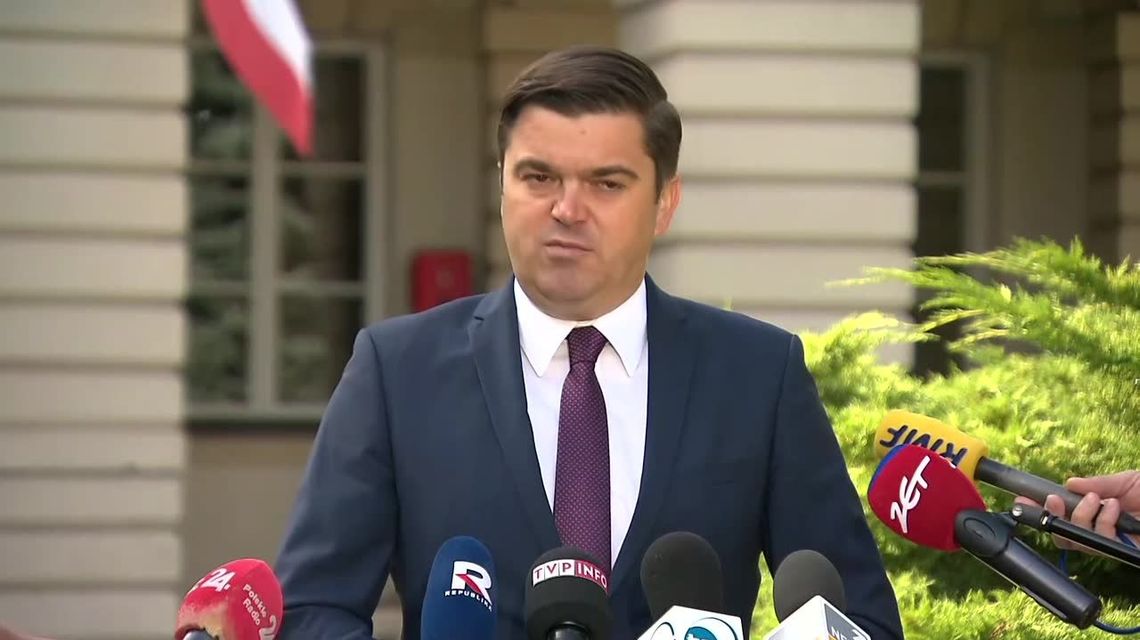 Koronawirus. Mężczyzna z koronawirusem spędził dwa dni w karetce, bo szpitale nie chciały go przyjąć