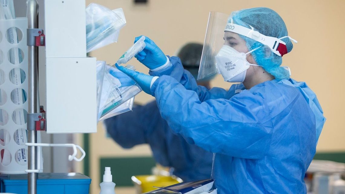 Koronawirus w Polsce, 2 listopada. Zmarło 9 osób, większość wyłącznie z powodu COVID-19