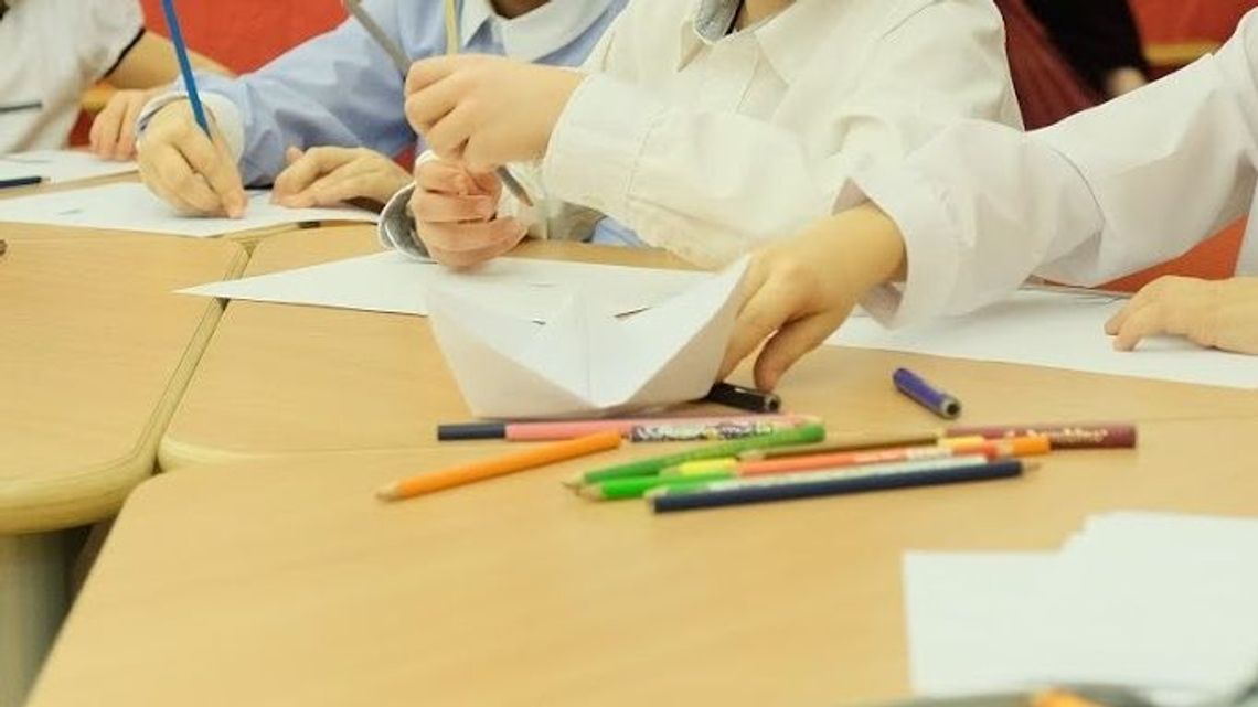 Koronawirus w przedszkolu. "Rodzice otrzymali SMS-a, że placówka nie jest w stanie zapewnić bezpieczeństwa dzieciom" Koronawirus w przedszkolu. "Rodzice otrzymali SMS-a, że placówka nie jest w stanie zapewnić bezpieczeństwa dzieciom"