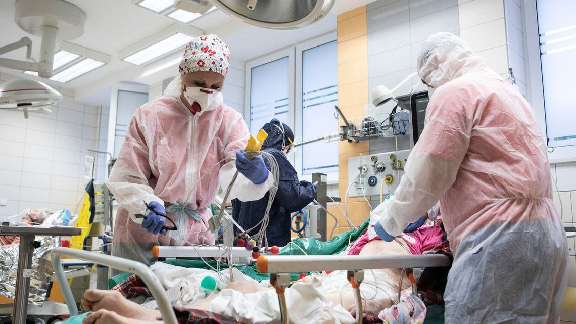 Koronawirus. Wszystkie operacje w szpitalu w Lublinie wstrzymane. Dwóch lekarzy chorych