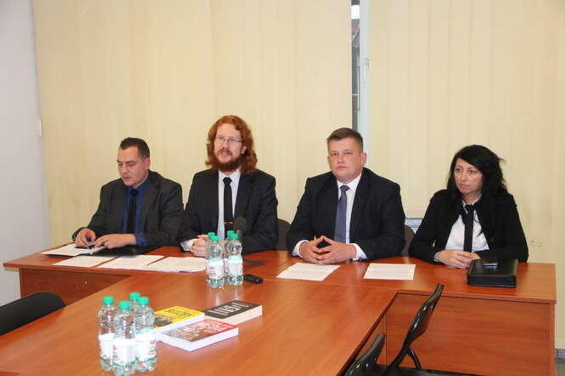 KORWiNowcy: "Imigranci to głównie pasożyty. Chcą wygodnie żyć na koszt państwa" KORWiNowcy: "Imigranci to głównie pasożyty. Chcą wygodnie żyć na koszt państwa"