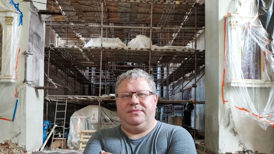 Kościół w remoncie, a niespodzianki pod sufitem i pod posadzką