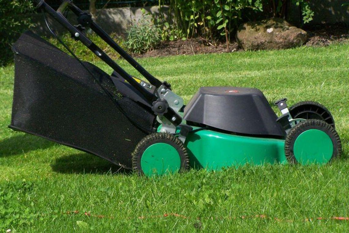 Kosiarka pokaleczyła 15-latka. Koledzy wozili go na taczce