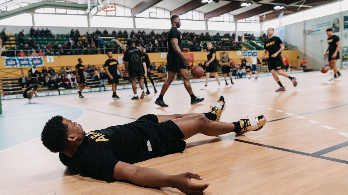 „Kosmiczny mecz” w Zamościu. U.S. Army kontra Wojsko Polskie „Kosmiczny mecz” w Zamościu. U.S. Army kontra Wojsko Polskie