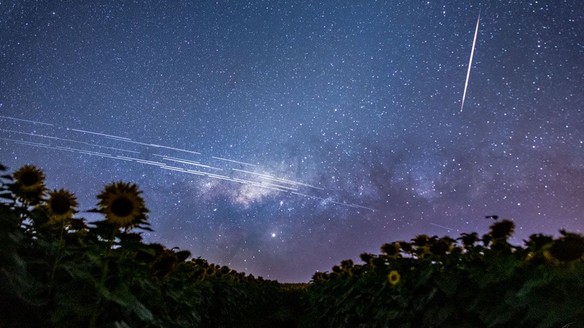 Kosmiczny pociąg ponownie na niebie. Starlinki amerykańskiego miliardera widoczne nad Polską