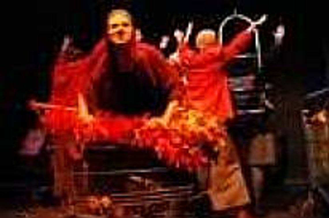 KOSMOS Gardzienic: Supermarket i Narodowe VooDoo 