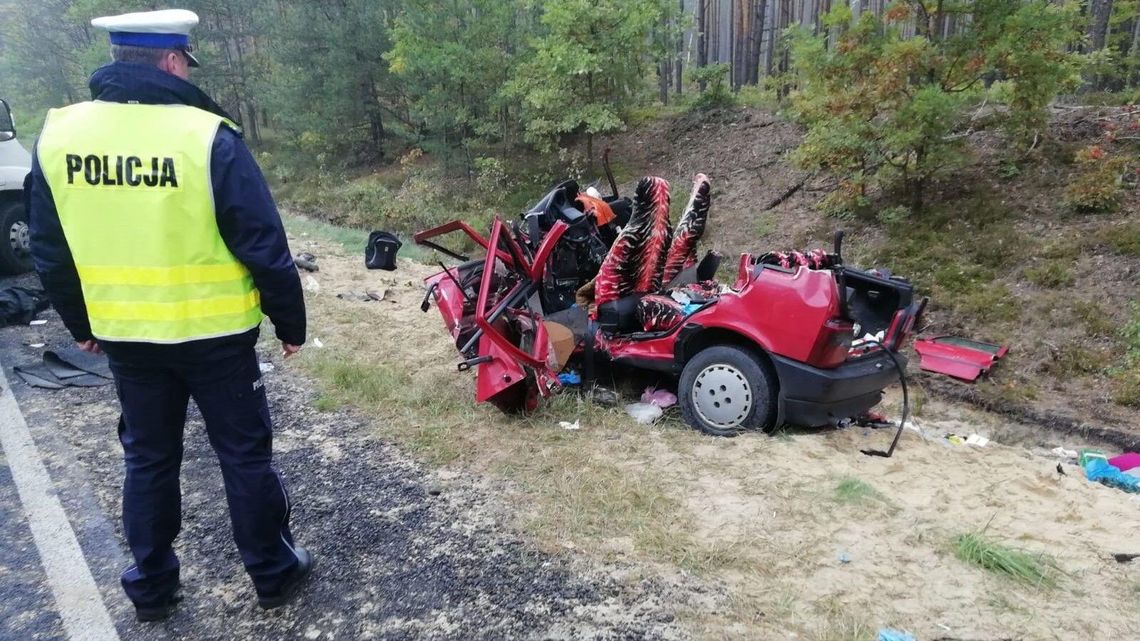 Koszmarny wypadek pod Radomskiem. 4 osoby nie żyją [wideo]