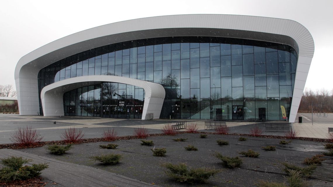 Kosztowną tajmenicą hali w Puławach zajmie się samorządowe kolegium