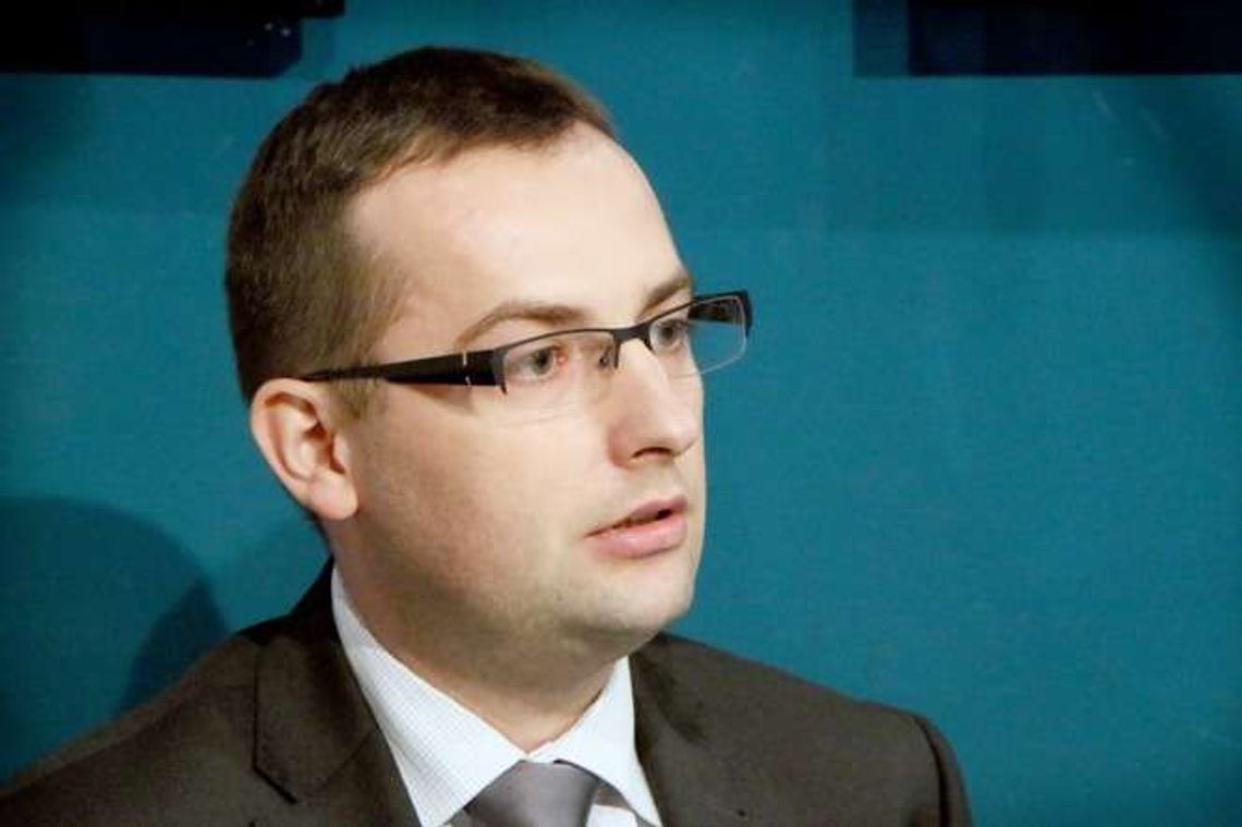 Kosztowny telefon dyrektora z Urzędu Marszałkowskiego. Rachunek na 16 tys. zł Kosztowny telefon dyrektora z Urzędu Marszałkowskiego. Rachunek na 16 tys. zł