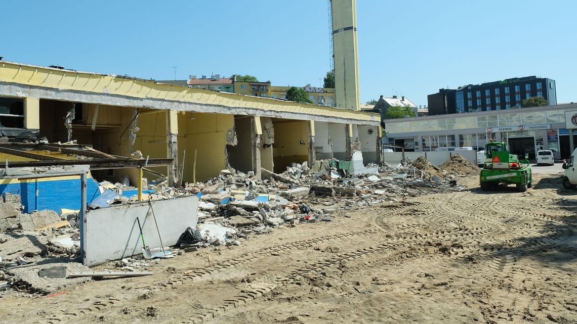 Kotłownia znika, będzie Biedronka