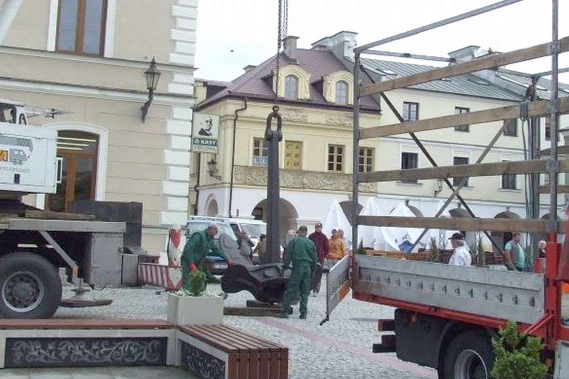 Kotwica stanęła na Rynku Solnym w Zamościu