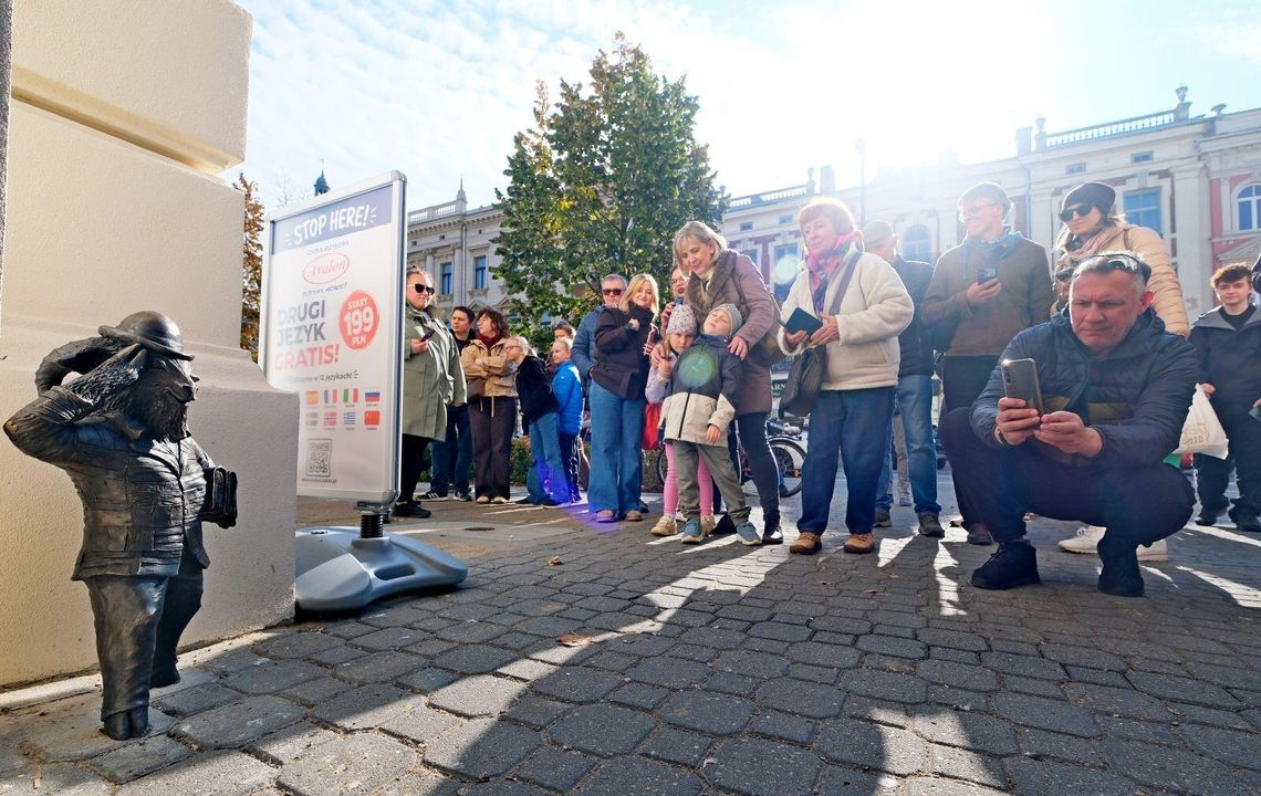 Koziołek w meloniku i muszce. Poliglota stanął w centrum Lublina Koziołek w meloniku i muszce. Poliglota stanął w centrum Lublina