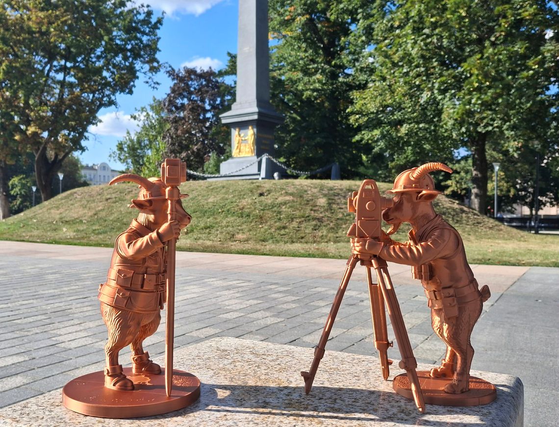 Koziołki geodeci i laserowa linia. Lublin będzie miał swój honorowy południk Koziołki geodeci i laserowa linia. Lublin będzie miał swój honorowy południk