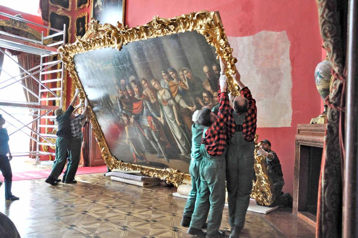 Kozłówka: Chodkiewicz zdjęty ze ściany