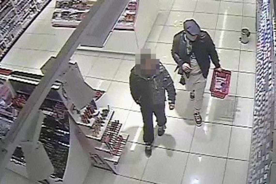 Kradł perfumy w galerii. Szuka go policja Kradł perfumy w galerii. Szuka go policja