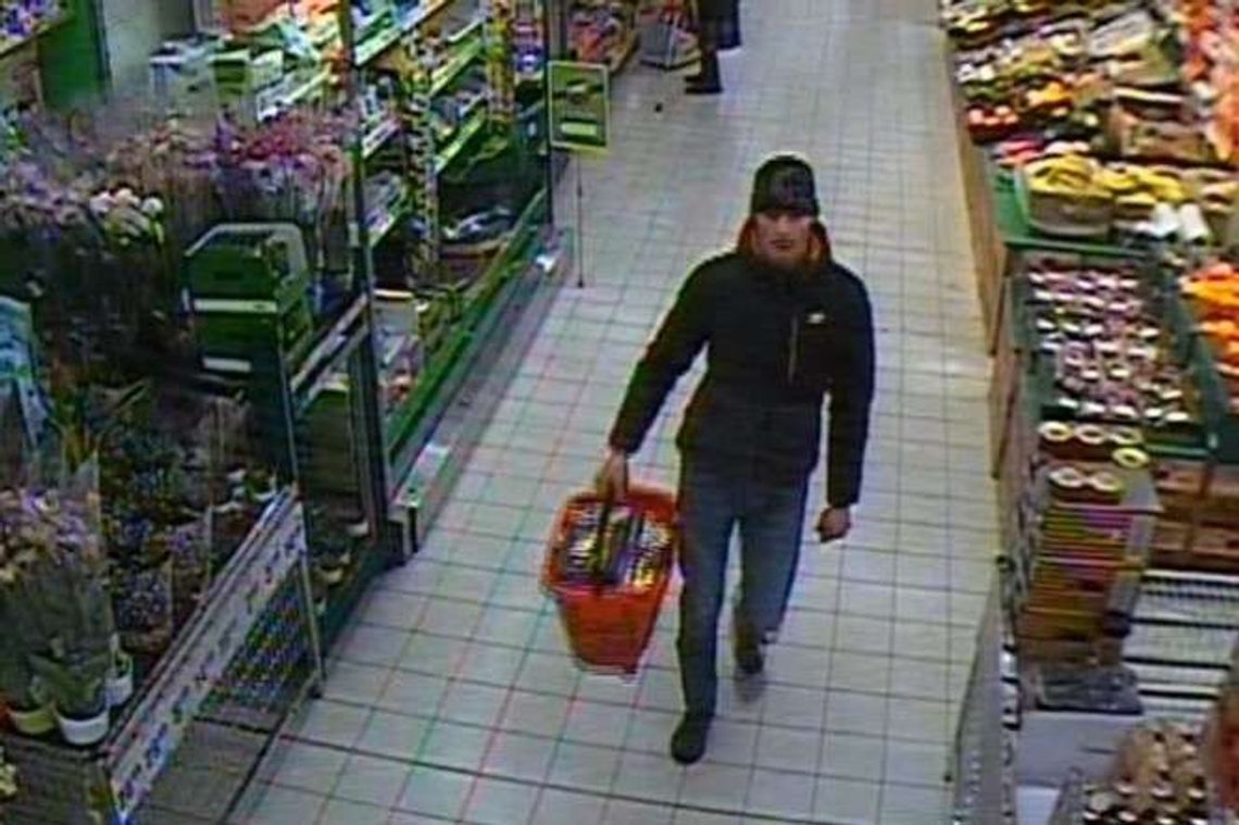 Kradli kawę w Biedronce. Szuka ich policja
