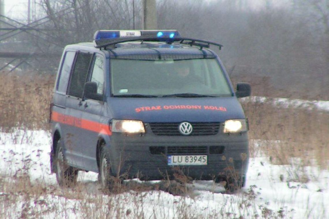 Kradli złom kolejowy. Wpadli na gorącym uczynku Kradli złom kolejowy. Wpadli na gorącym uczynku