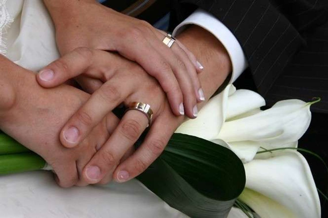 Kradzież na weselu. Zniknęły koperty z pieniędzmi dla młodej pary Kradzież na weselu. Zniknęły koperty z pieniędzmi dla młodej pary