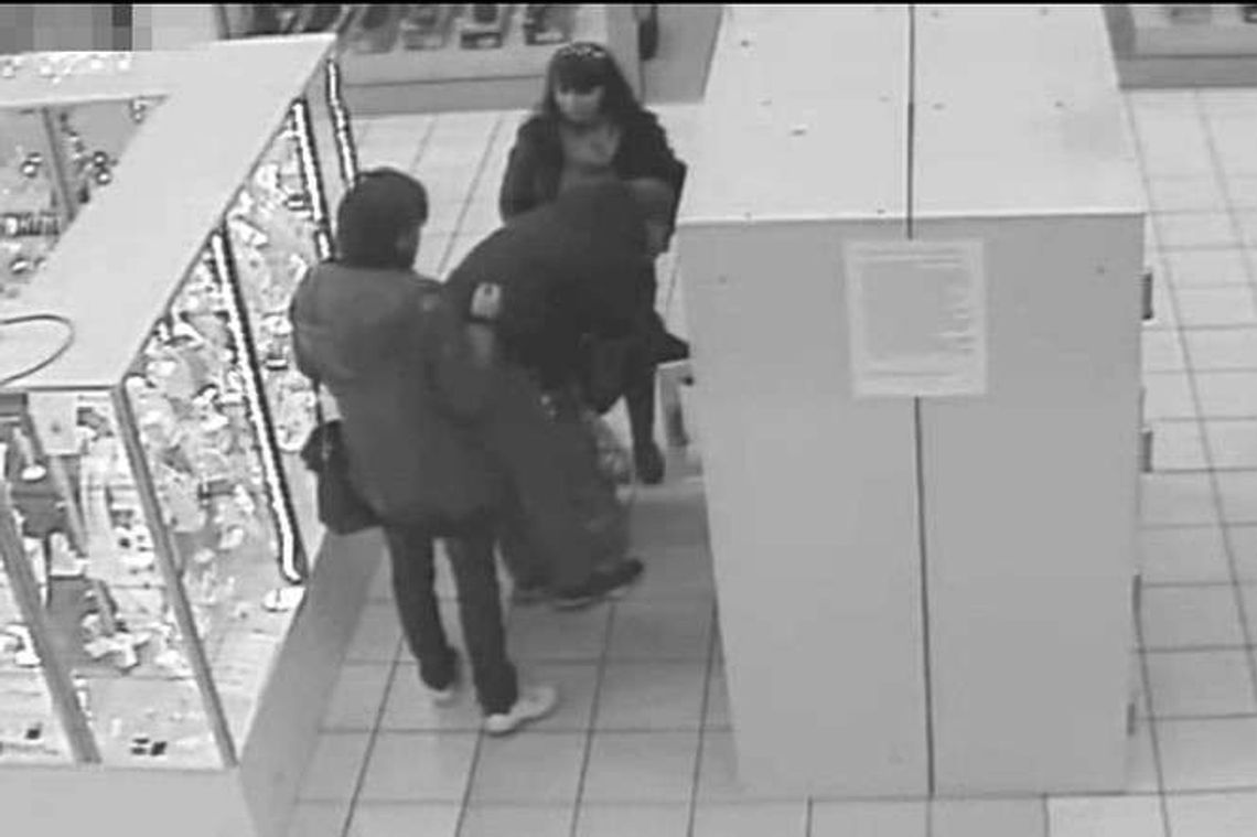 Kradzież w hipermarkecie. Zginęły zakupy z szafki depozytowej