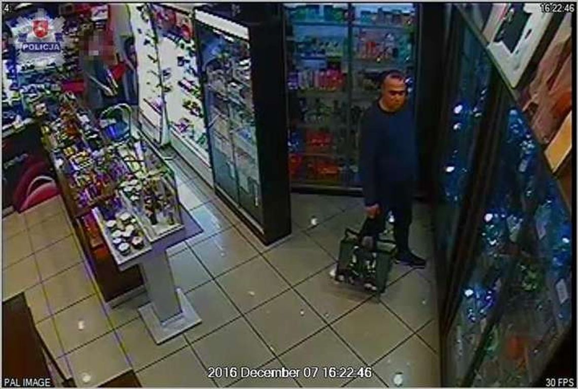Kradzież w Olimpie. Odwrócili uwagę ekspedientki