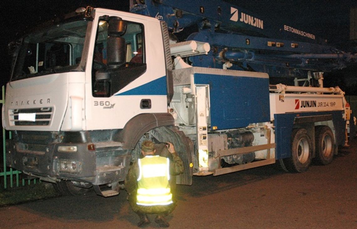 Kradziona ciężarówka z pompą do betonu zatrzymana na granicy Kradziona ciężarówka z pompą do betonu zatrzymana na granicy