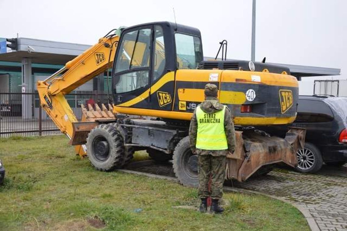 Kradziona koparka nie przejechała przez granicę Kradziona koparka nie przejechała przez granicę
