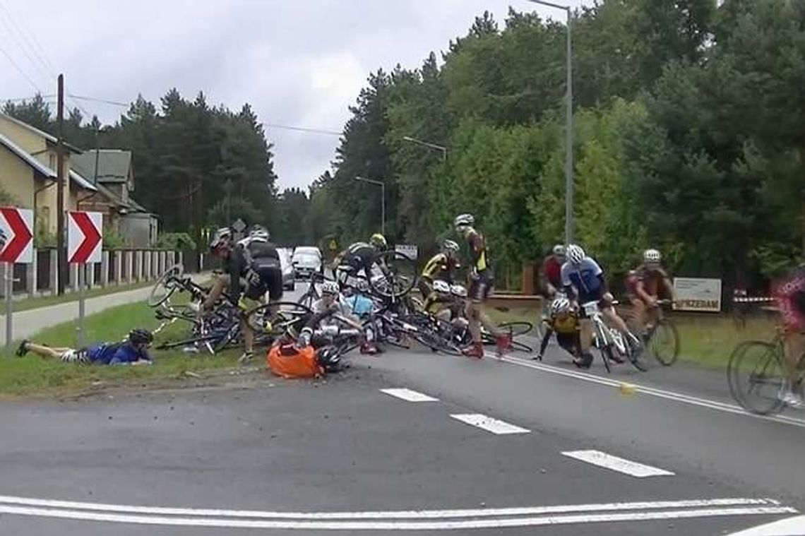 Kraksa podczas wyścigu kolarskiego w Biłgoraju (wideo)