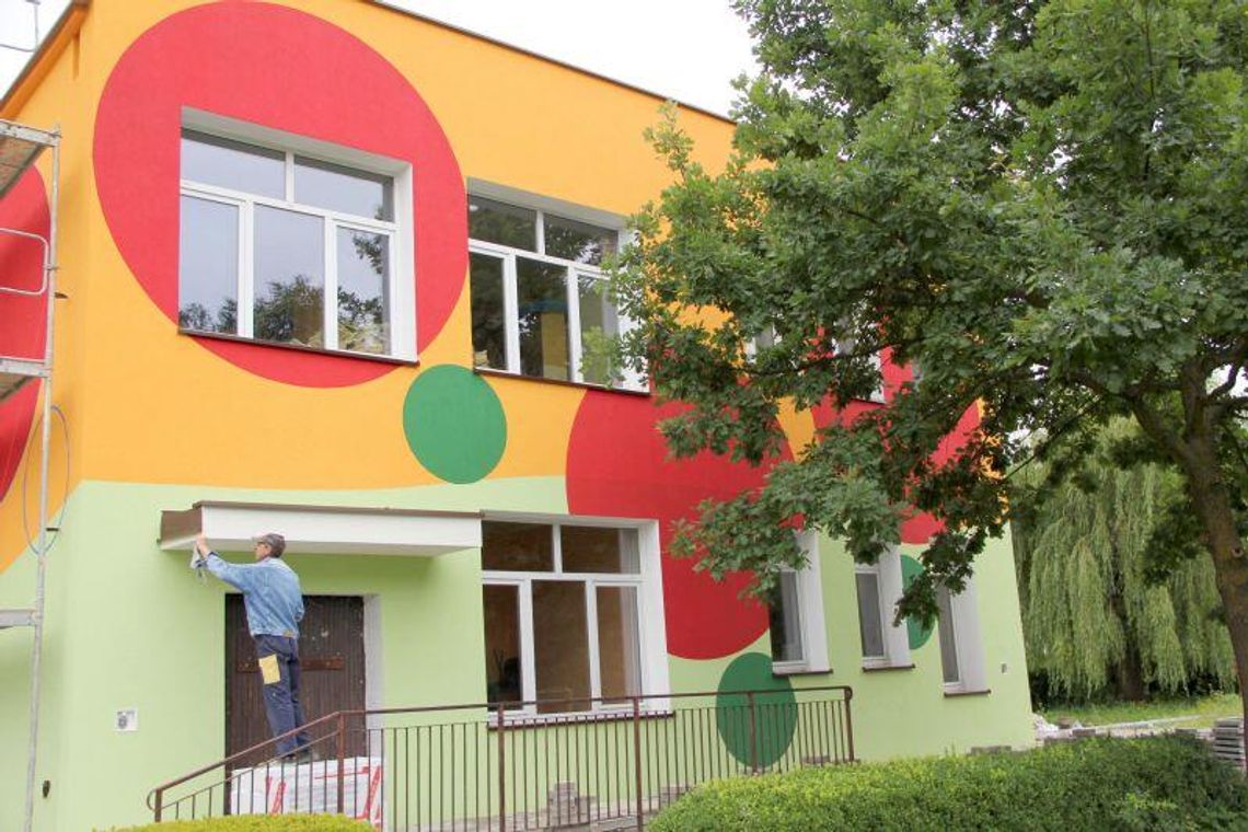 Kraśnik: Burzą, budują i remontują. Ocieplenie przedszkola i nowa hala Kraśnik: Burzą, budują i remontują. Ocieplenie przedszkola i nowa hala