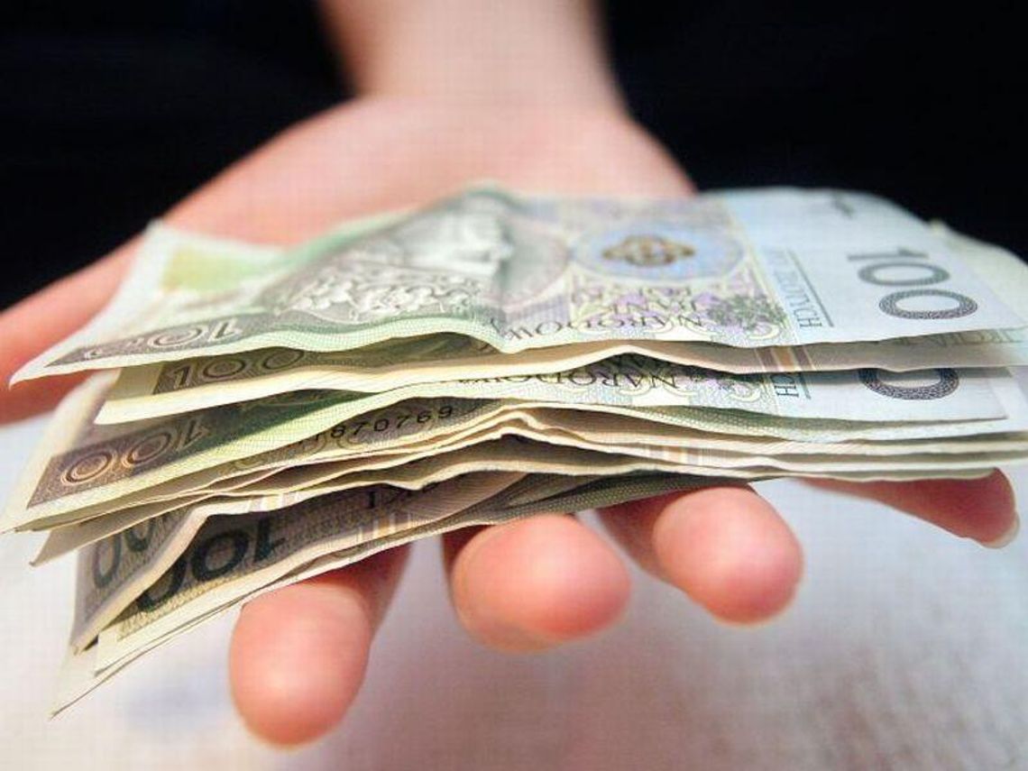 Kraśnik: Dyrektor szpitala chce obniżyć pensje pracownikom. Na trochę