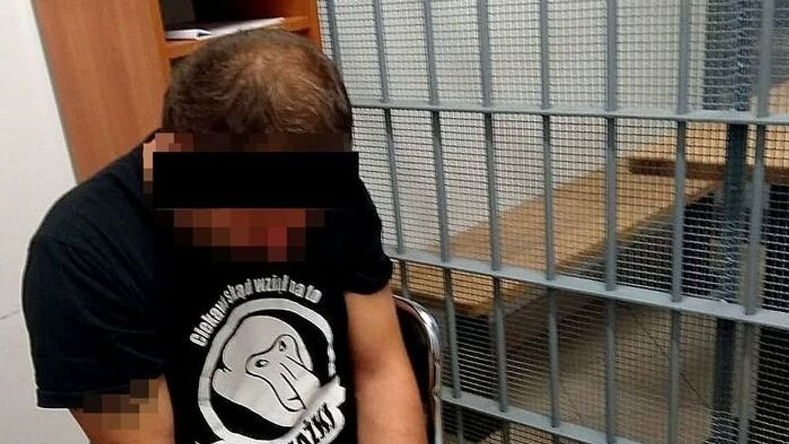 Kraśnik. On z przodu, ona z tyłu, ale przy policji to on jednak z tyłu