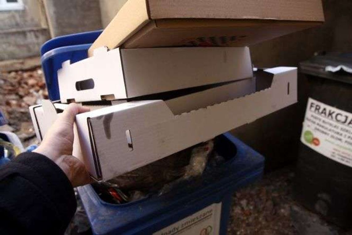 Kraśnik: Rozwożą nowe pojemniki na śmieci