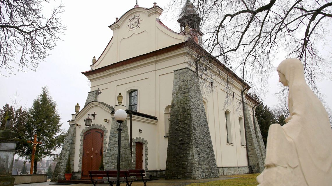 Kraśnik: Wielki remont małego kościółka [zdjęcia]