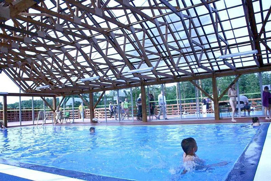 Krasnobród: Baseny na wyspie już otwarte (zdjęcia)