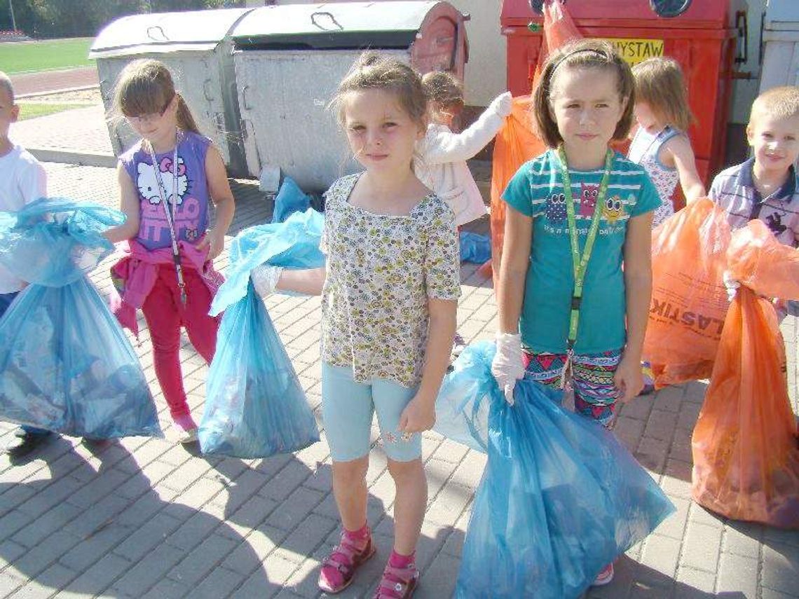 Krasnystaw, Lublin. Jedni sprzątają świat, inni segregują opakowania