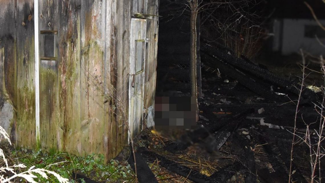 Krasnystaw. Strażacy weszli do spalonej szopy i natknęli się na ciało