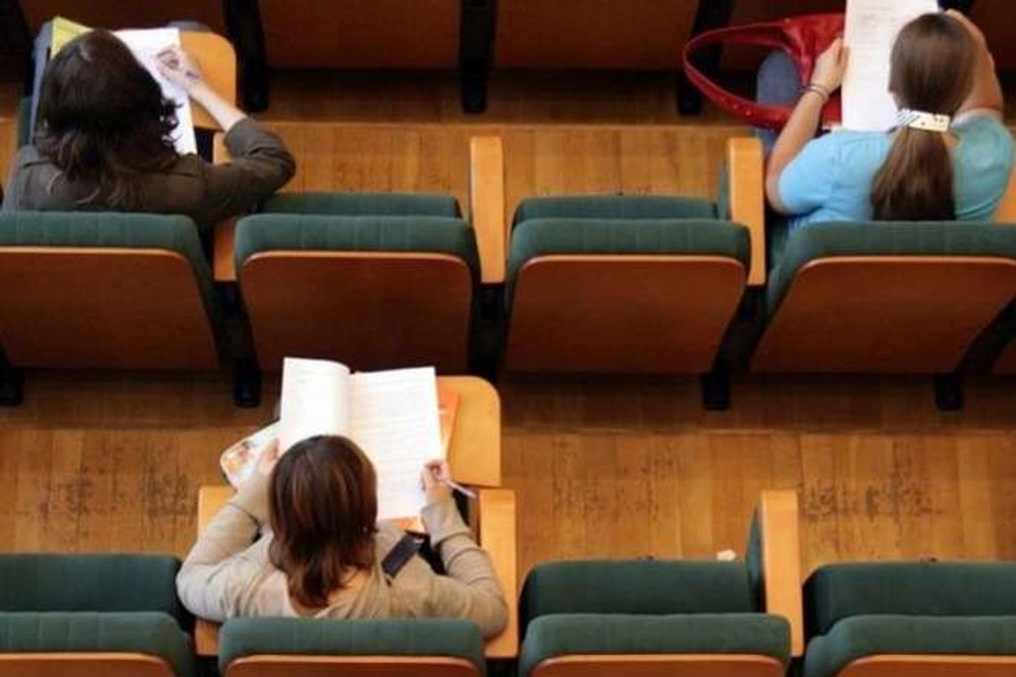 "Kreacjoniści kontra ewolucjoniści'. Kolejny spór o debatę na UMCS "Kreacjoniści kontra ewolucjoniści'. Kolejny spór o debatę na UMCS