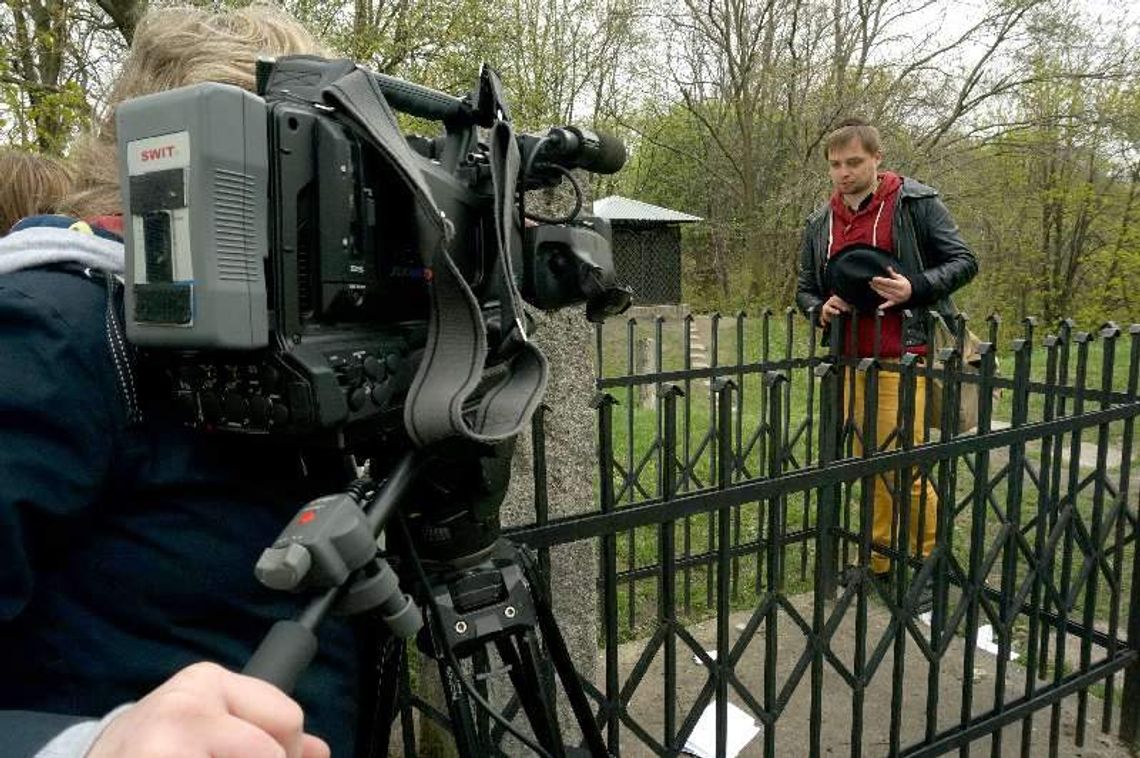 Kręcą film o Widzącym z Lublina. Plan zdjęciowy na kirkucie (zdjęcia)