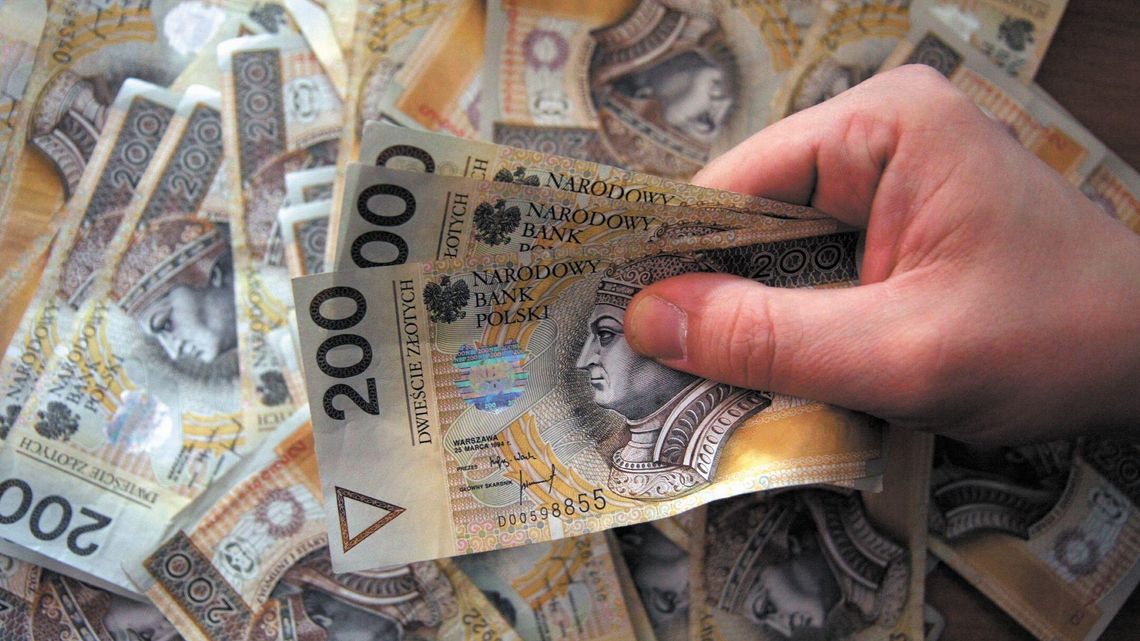 Kredyty hipoteczne. Pożyczamy coraz więcej i to na wyższe kwoty