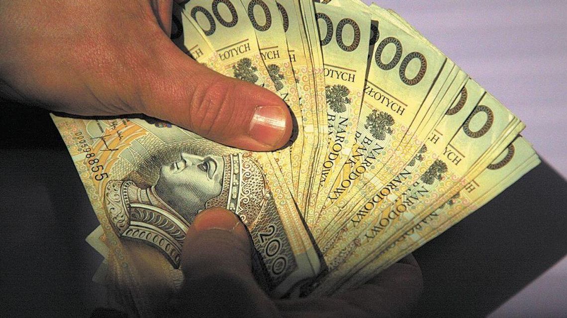 Kredyty mieszkaniowe. Banki powoli łagodzą kryteria