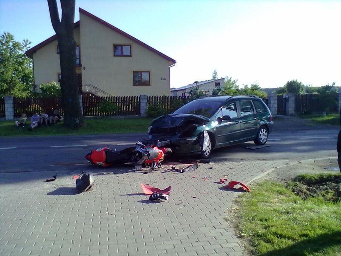 Krężnica Okrągła: Zderzenie motocyklisty z samochodem osobowym