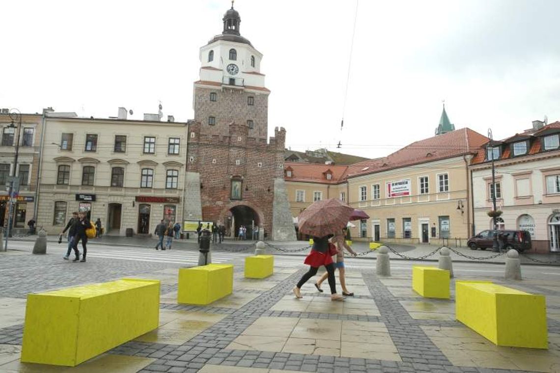 "Krzyk o ławki" i "Latający plac Wolności" czyli niezwykle Efemeryczna Przestrzeń Miasta