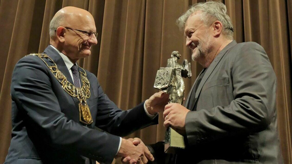 Krzysztof Cugowski Honorowym Obywatelem Miasta. „To wielki honor i szczęście, że Cię mamy i bardzo, ale to bardzo Cię kochamy”