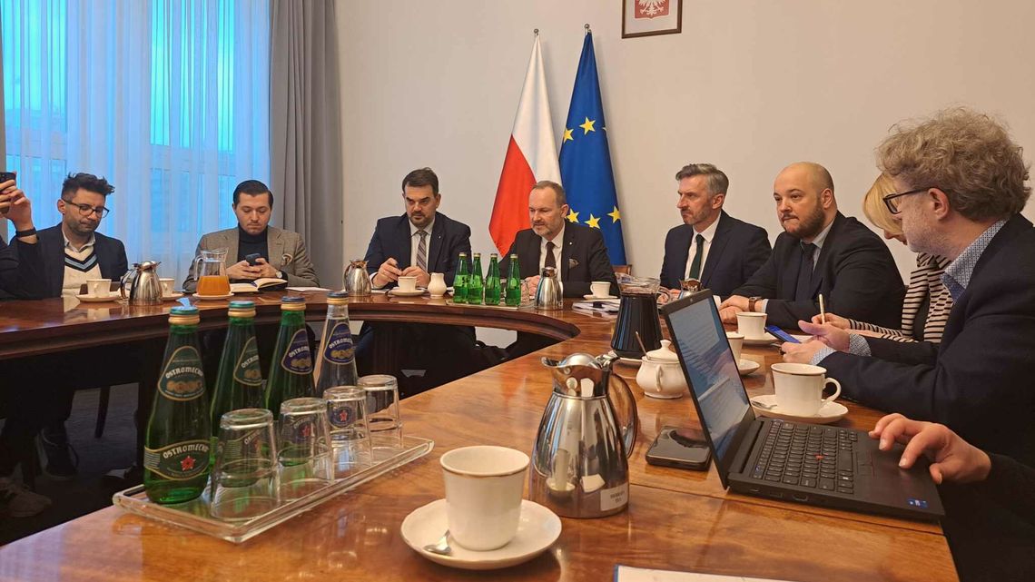 Krzysztof Hetman zapowiada nowe programy swojego resortu. Chodzi o mieszkania. Będą także Wakacje od ZUS