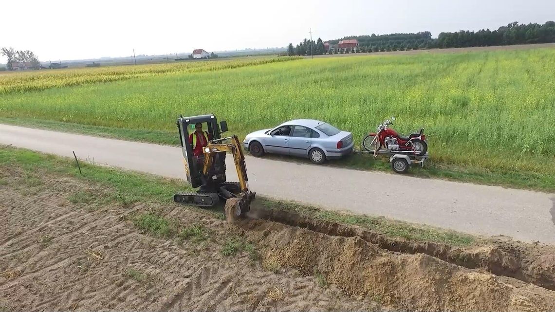 Krzysztof „Tacz” Taczalski szalał koparką. Rył ziemię przez 20 godzin Krzysztof „Tacz” Taczalski szalał koparką. Rył ziemię przez 20 godzin